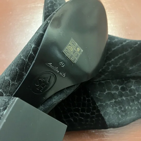 ASH || VELVET ANKLE BOOTS - Picture 5 of 5